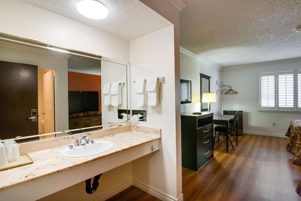 Motel 6 Van Nuys Burbank Room photo